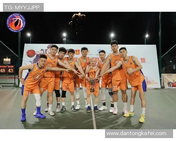 重庆篮球队速度之美：快节奏下的激情与挑战