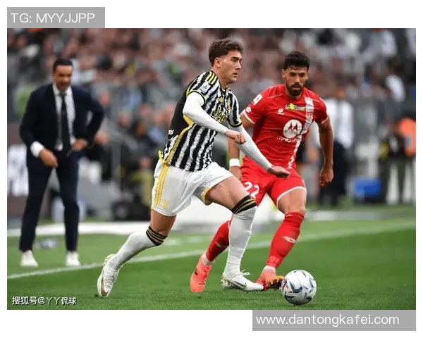 足球明星赛大罗领衔对决传奇球星展现巅峰技艺与激情对抗的精彩瞬间