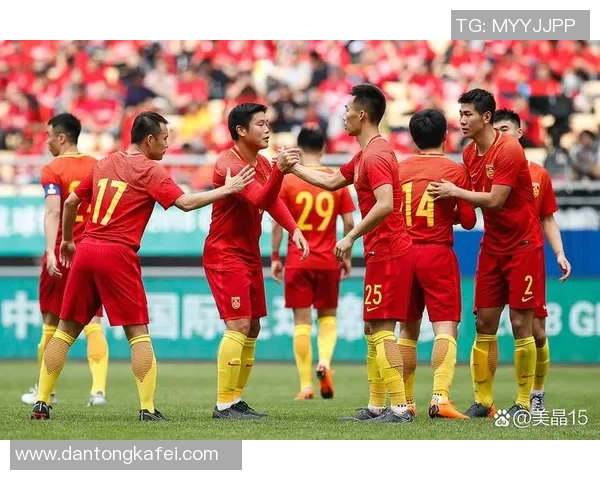 足球明星球员化身视频展现场上风采与场外魅力的奇妙转变